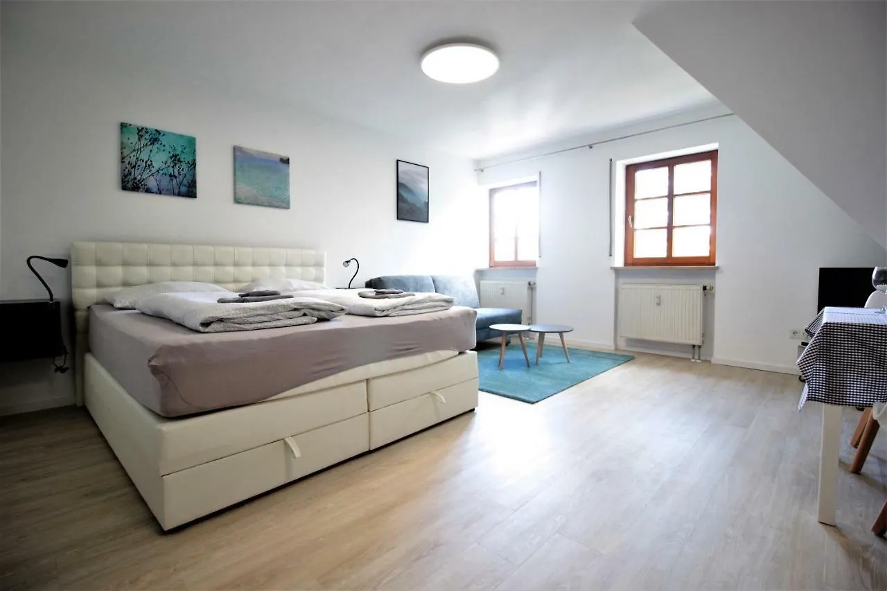 City Apartment - Old Main Bridge, Own Garage Parking Space Wurzburg