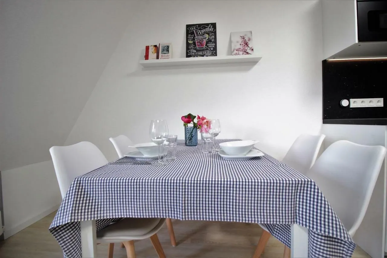 City Apartment - Old Main Bridge, Own Garage Parking Space Wurzburg